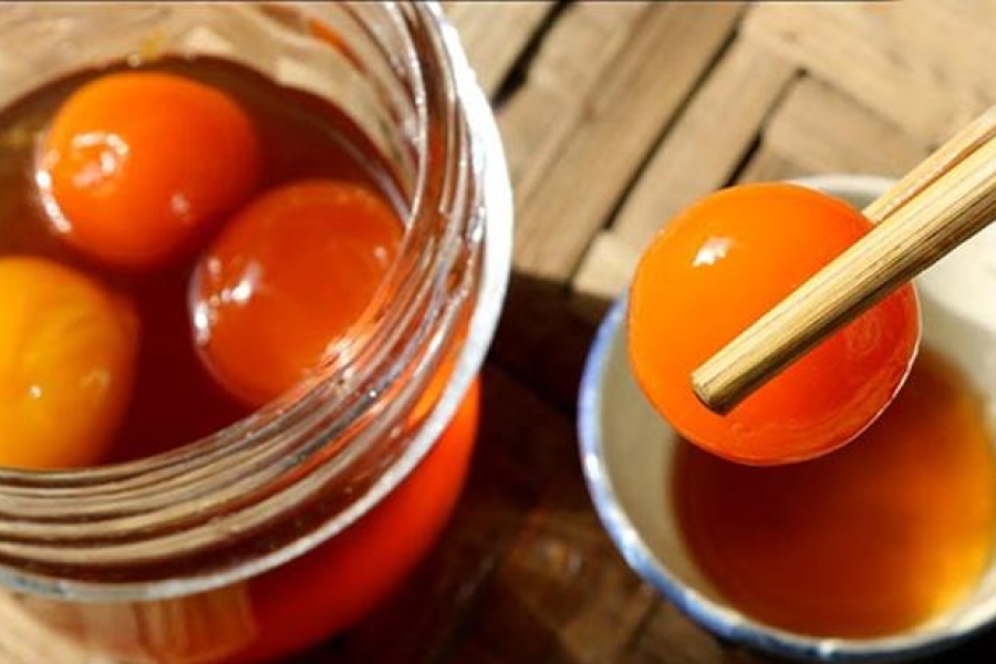 Cách làm lòng đỏ trứng gà ngâm mật ong giúp đẹp da, tăng sức đề kháng